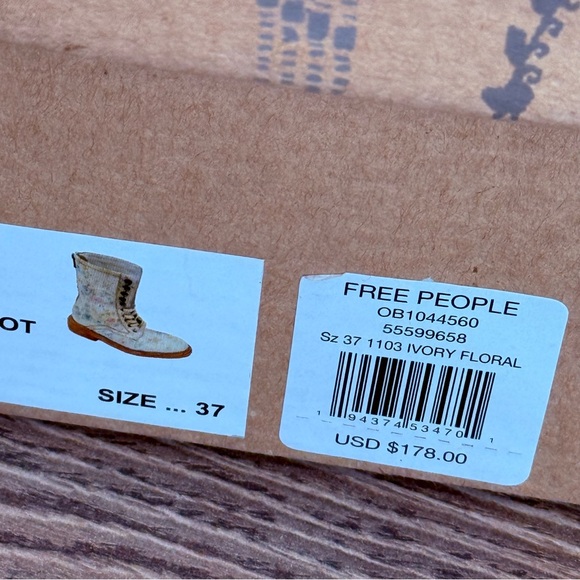 Pre-owned Free People Santa Fe Lace up Boot in Ivory Floral Worn Once US Size 7 - Picture 4 of 11